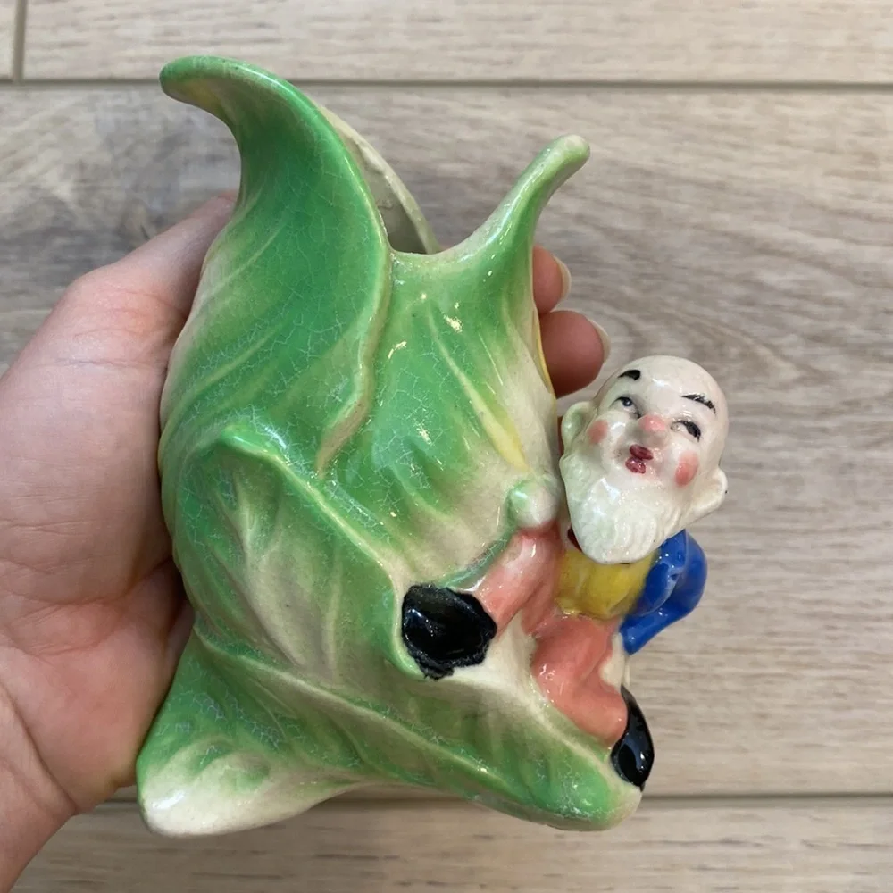 Vintage Leaf Gnome Vase‎ Planter - Picture 8 of 11